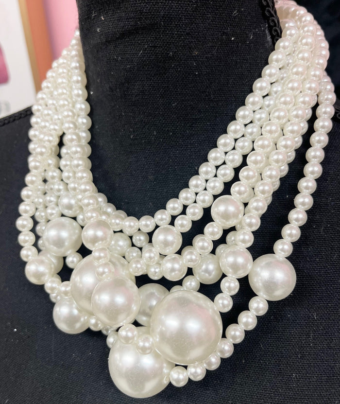 Drama Necklace